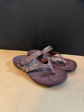 Vionic Brown Metallic-Strap Toe Post Sandals